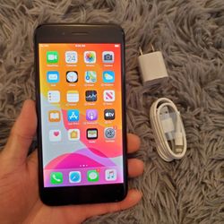 iPhone 7 Plus - UNLOCKED - Like New 