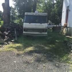 1885 28 Ft Rv 26000 Miles New Tires On rear Cost Over 1400  Dollars 