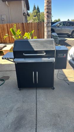 Traeger 810 series
