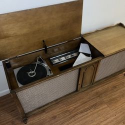 Vintage Stereo Console 