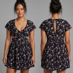 American Eagle Floral Keyhole Cut-Out Mini Dress - Size Small