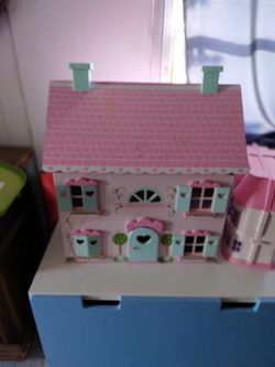 Doll House 