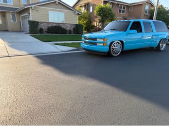 SUBURBAN DUALLY 2500