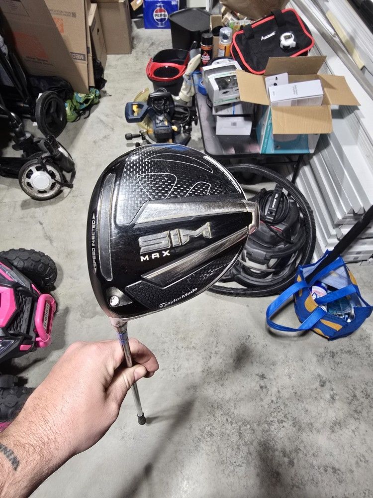 Lefty Taylor Made Sim Max Driver