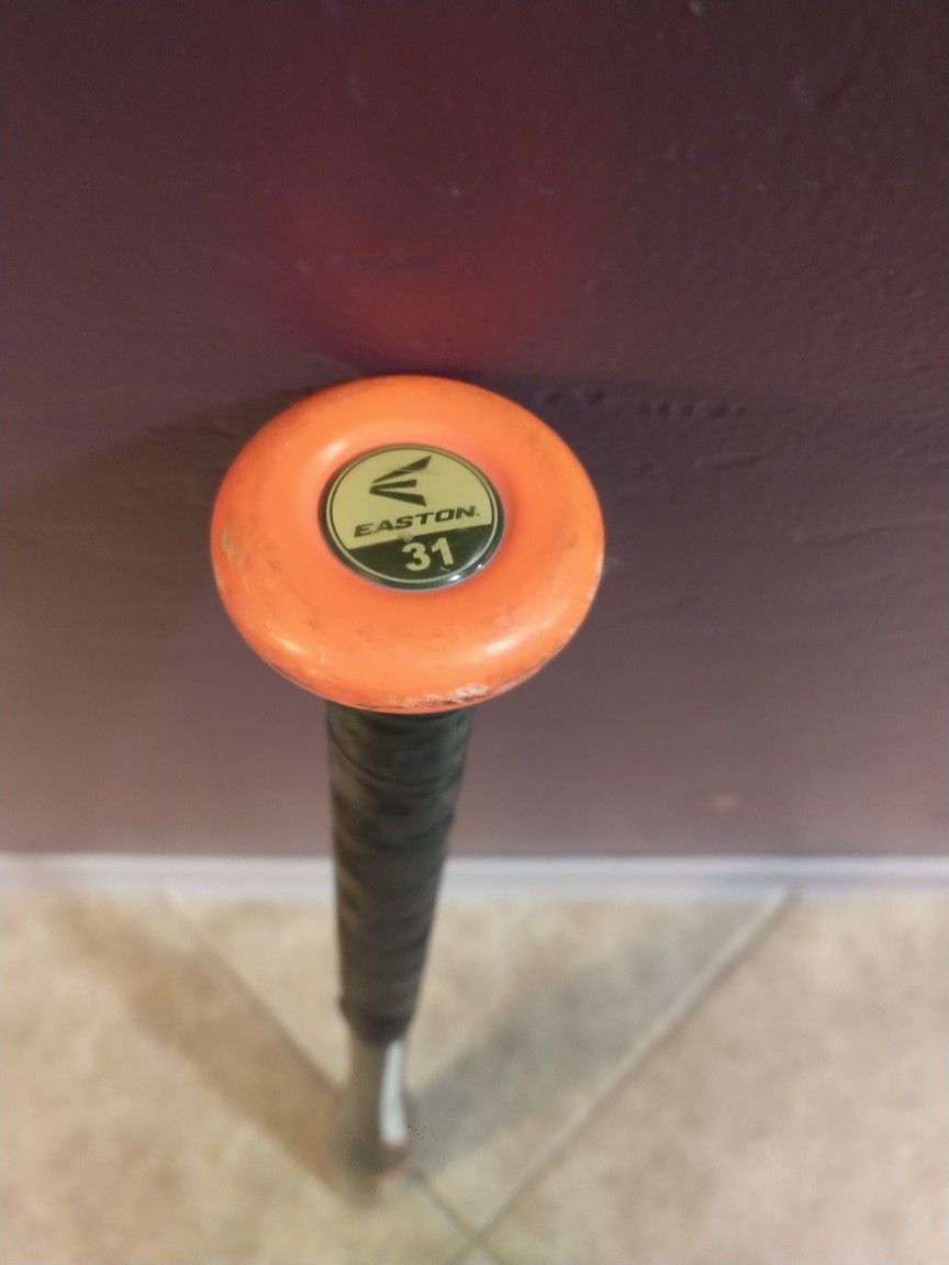 Easton s300 baseball bat speed brigade 31", 19oz, 2.25 diameter
1046 aircraft alloy