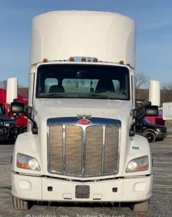 2018 Peterbilt Day Cab