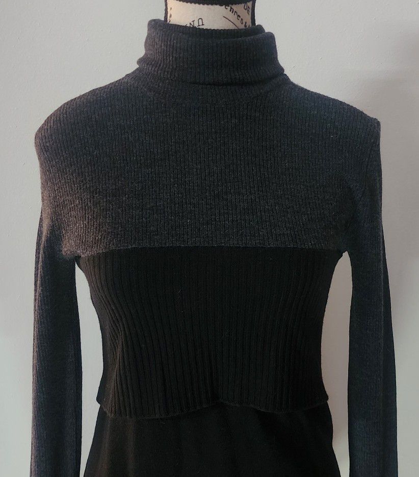 New  Lacoste Gray & Black Sweater.  