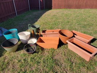 Garden pots. Medium and large