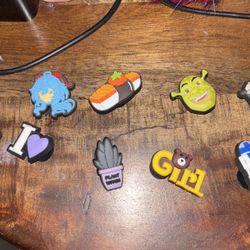10 cute mixed croc charms