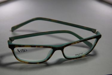 Women's eyeglasses