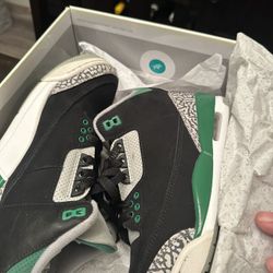 Jordan 3 Pine green Size 8