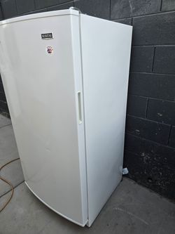 Frezer maytag
