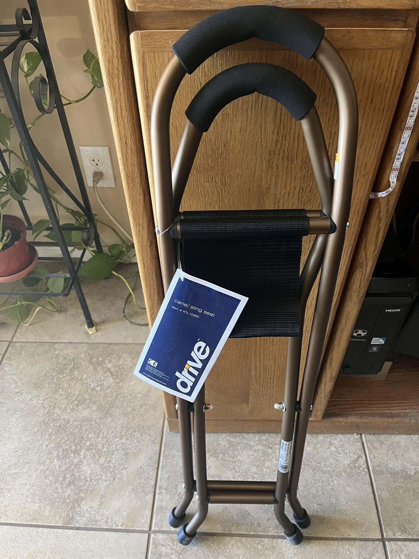 Cane W/Seat. New Drive Unit. See Both Pictures.