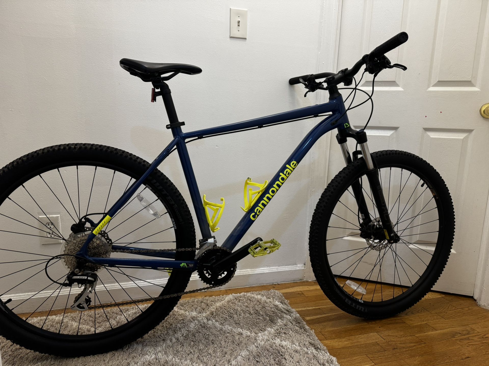 IMPECABLE Mountain Bike - Cannondale 29”