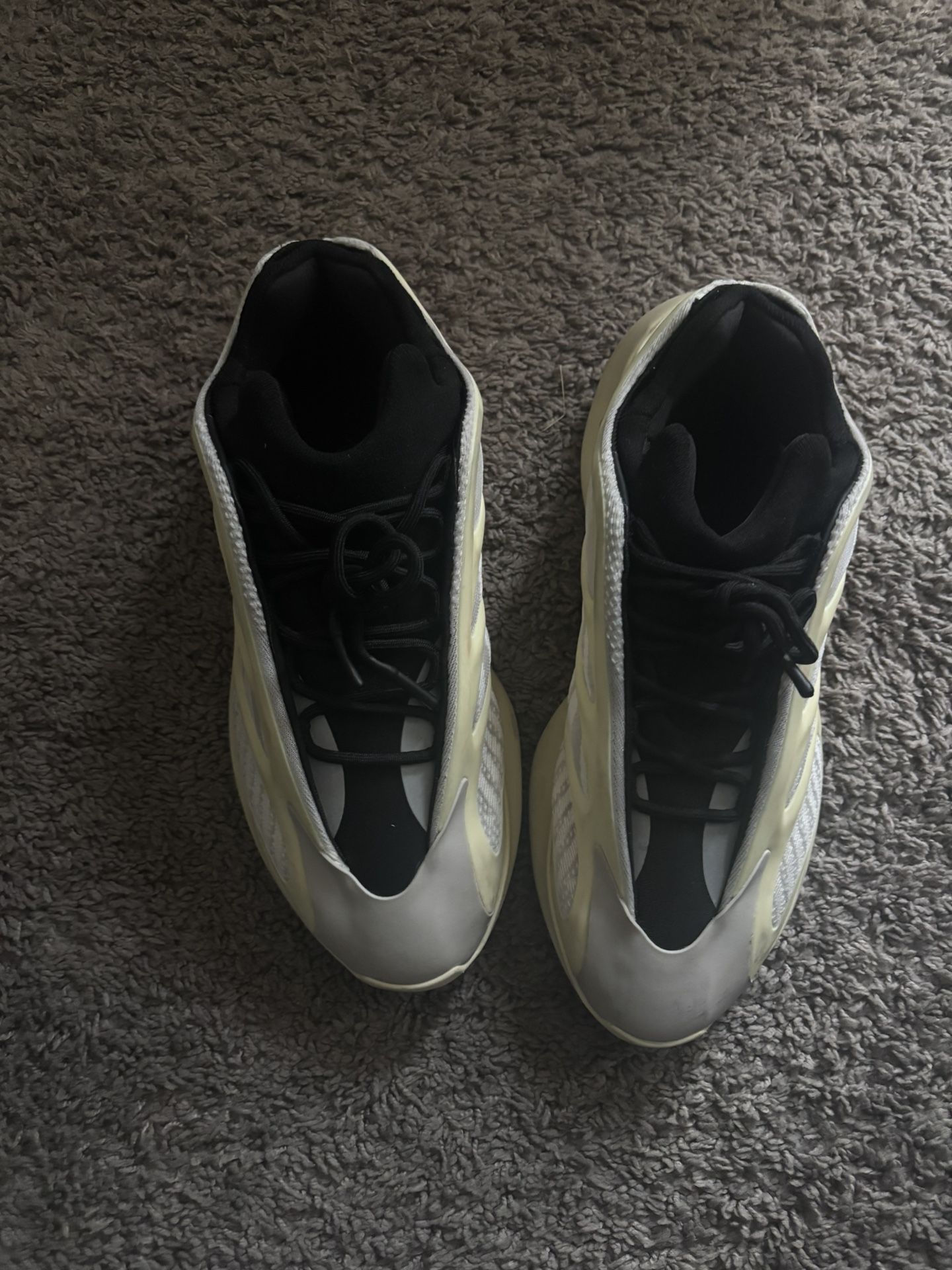 Yeezy Shoes