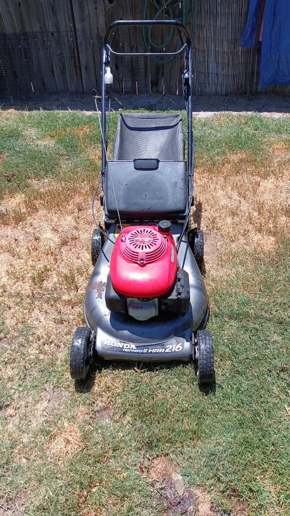 Honda HRR216 Lawnmower