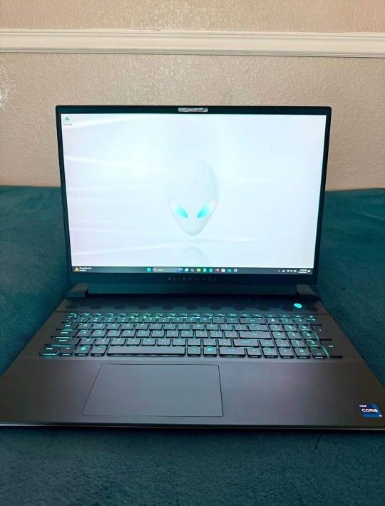 Alienware M18 R2 Gaming Laptop