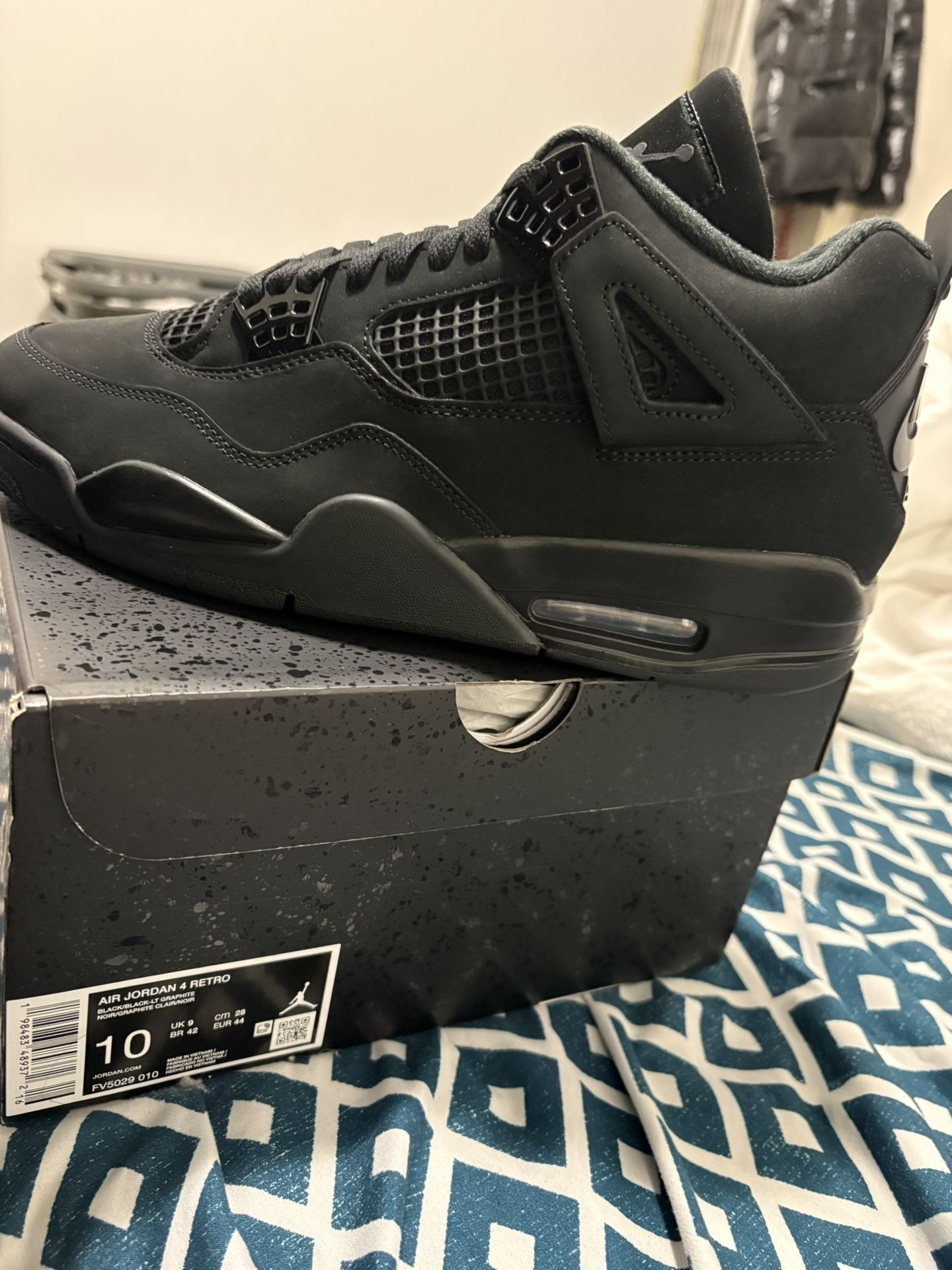 Black cat 4s Sz 10