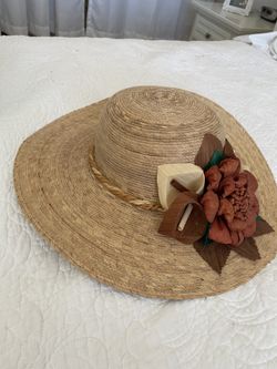 Beautifully made women’s straw style hat
