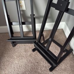 Tabletop Paint Easel