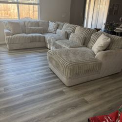 Cozy Comfy Sectional Couch 