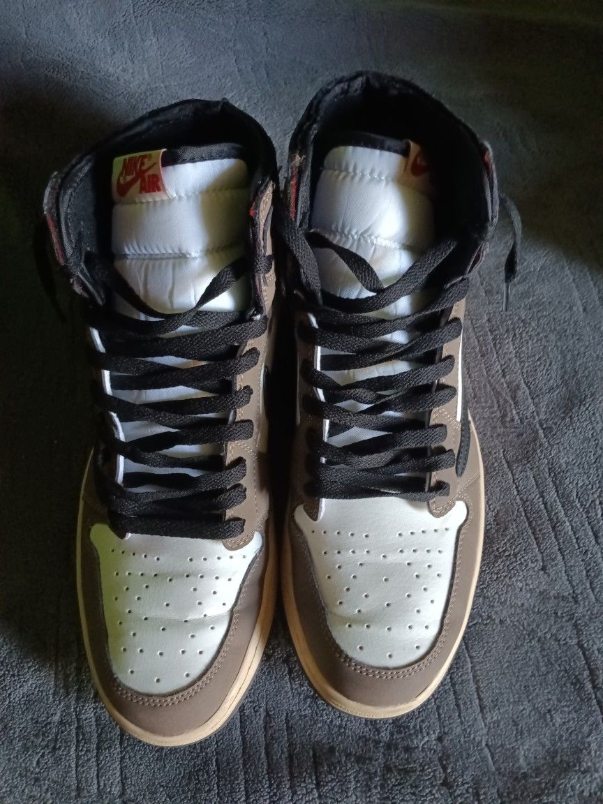 Jordan 1 Size 10 90$
