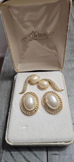 vintage Marvella faux pearl and rhinestone demi-parure (jewelry set)