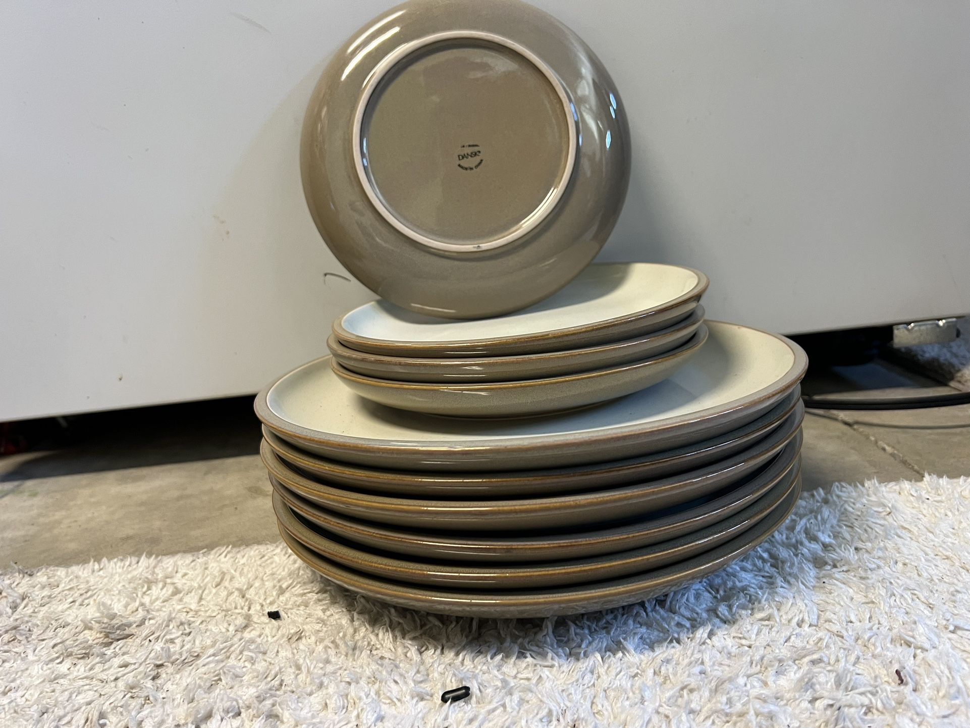 DANKS plates Small Size:4 Plates. Large Size: 6 Plates!!