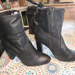 Women's Steve Madden Size 8 Ankle Boots