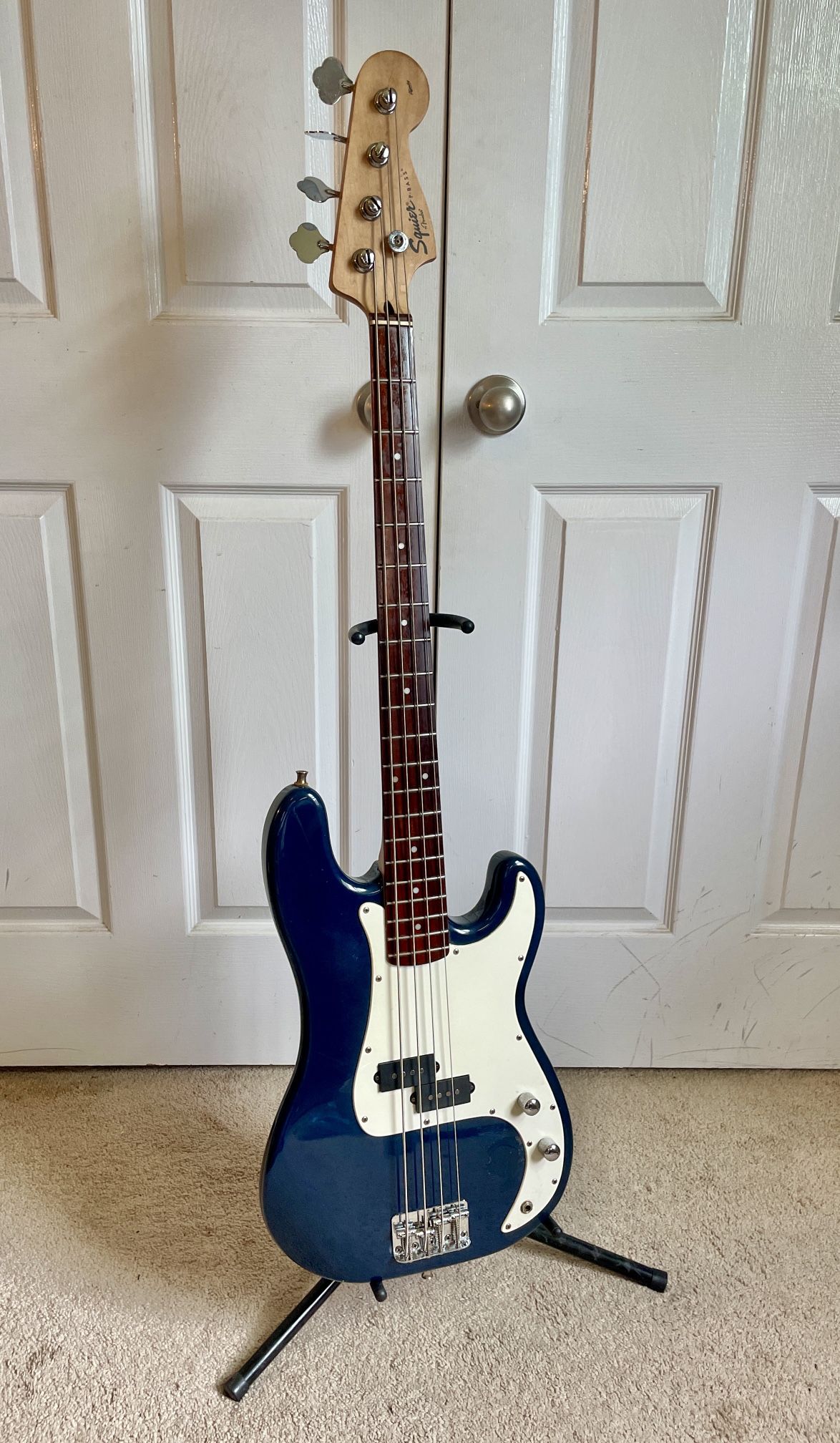 Fender Squier Affinity P-Bass guitar