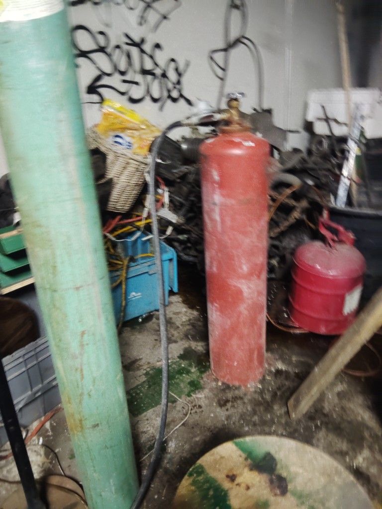 Full Acetylene Bottle