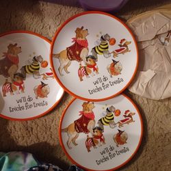 4 New Pier 1 Dogs In Costume Plates