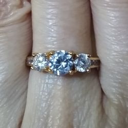 Stunning New In Box Diamond 💎💍 Ring