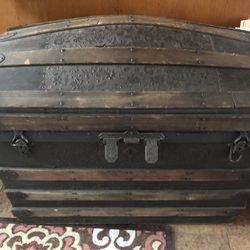1900’s Wardrobe Trunk