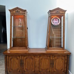 Vintage wooden Antique Display Cabinet/China Cabinet/Hutch - With Certificate Of Authenticity