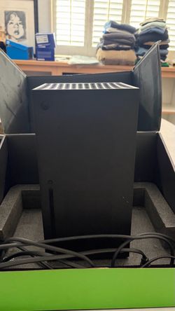 XBOX BUNDLE NEED GONE ASAP OPEN TO OFFERS