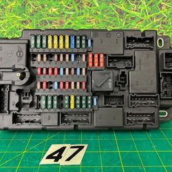12 Mini Cooper Countryman Interior Footwell BCM Fuse Box Relay Module