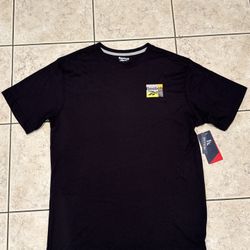 Reebok T-shirt Size Medium 