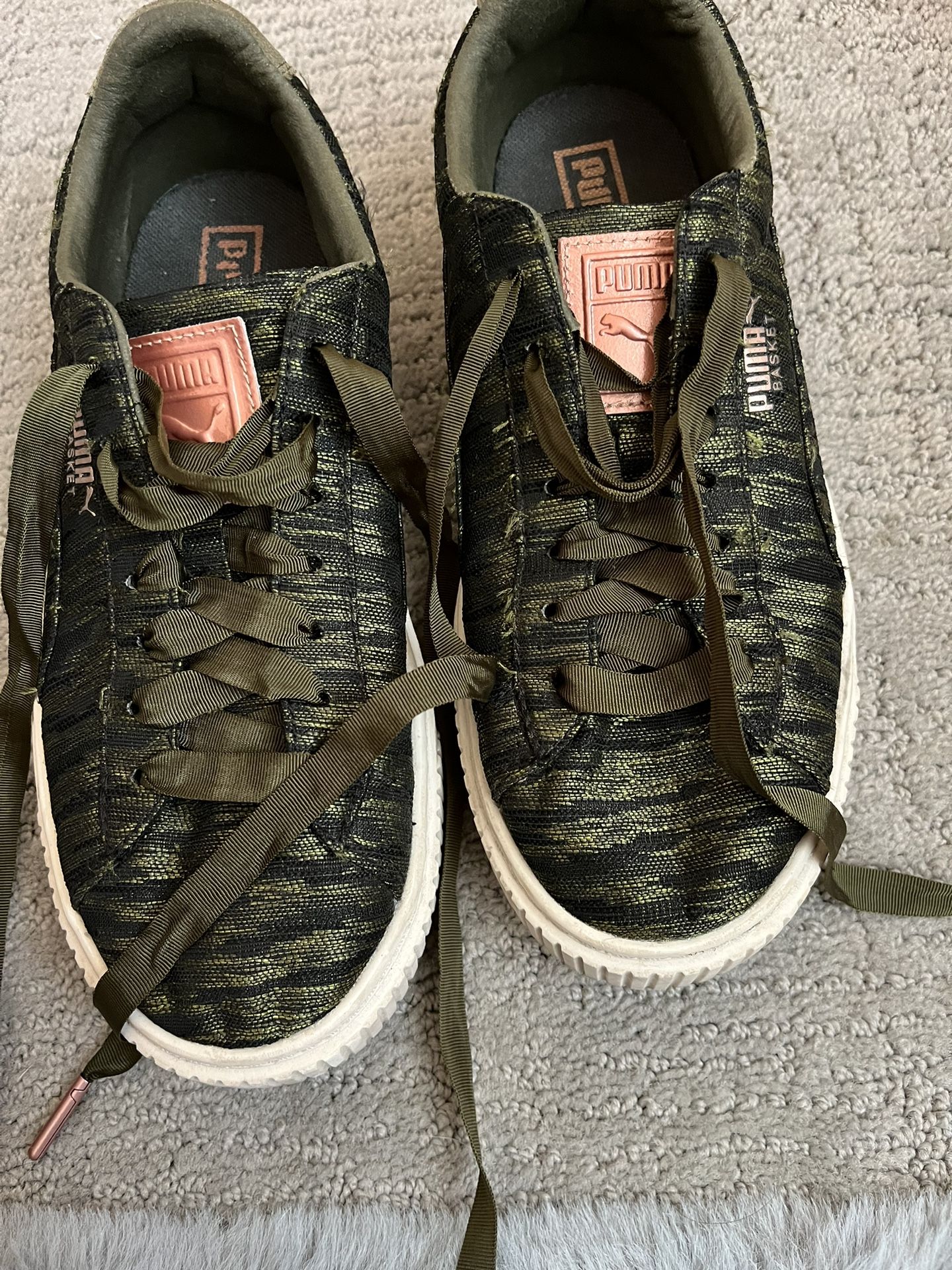 Women’s Puma Tennis Shoes
