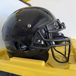 Schutt Vengeance helmet Size XL and medium
