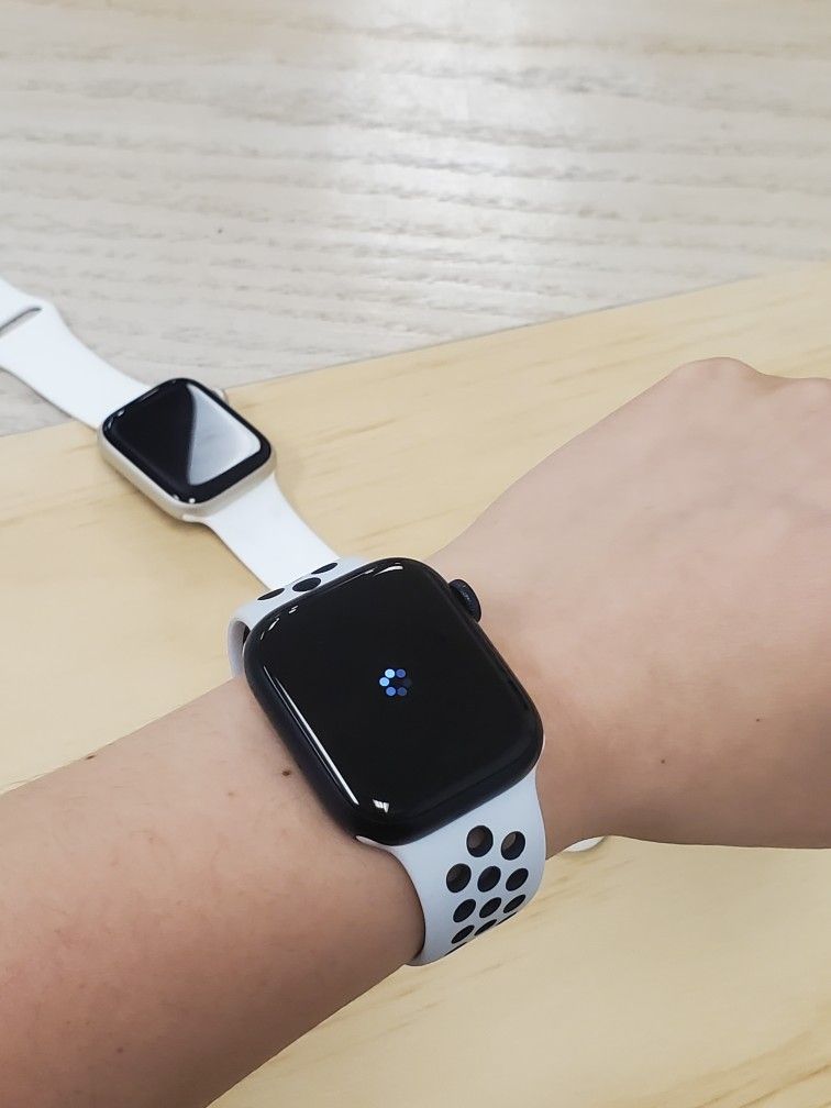 Apple Watch Series 6 40mm GPS - Great Deals