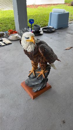 Bald Eagle Figurine Statue