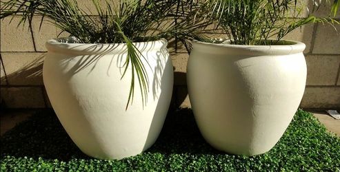 Terracotta 25 gallon planters 2 for $120 FREE DELIVERY IN SD