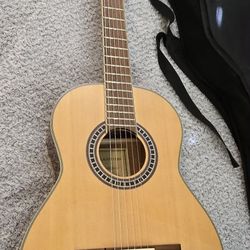 3/4 ACOUSTIC GUITAR $89