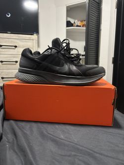 Men Nike Running Shoes