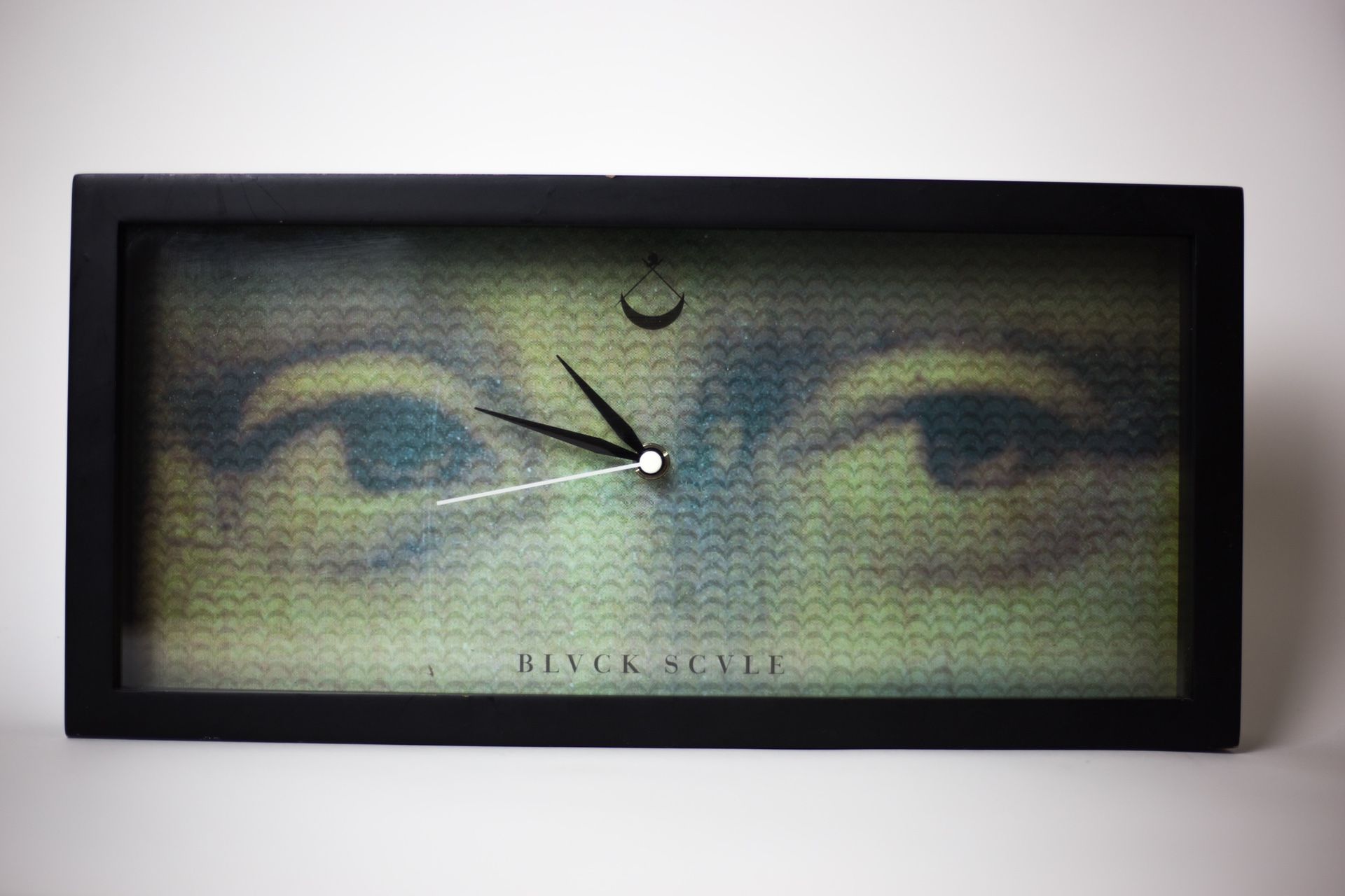 Black Scale Mona Lisa Clock