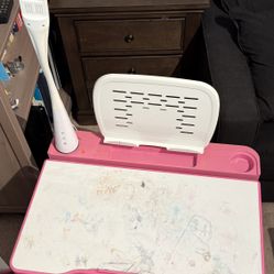 Free Kids Adjustable Desk With Light