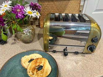 Dualit 4 Slice Classic Toaster Polished Crome and Brass Made in England 4 BR/11EA86 1745W