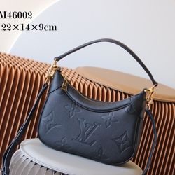 A fashionable casual women's bag