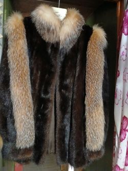 Size 8 black mink and fox sleeves